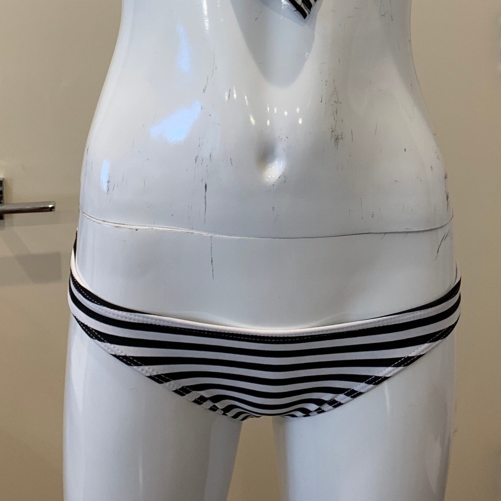 Bikini Bottom - Picture 5 of 8